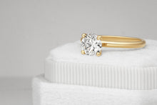 Load image into Gallery viewer, טבעת אירוסין סוליטר משובצת יהלום מעבדה עגול 1 קראט - זהב 14k