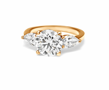 Load image into Gallery viewer, טבעת אירוסין עגולה 4.15 קראט עם יהלומי צד בצורת טיפה זהב 14k